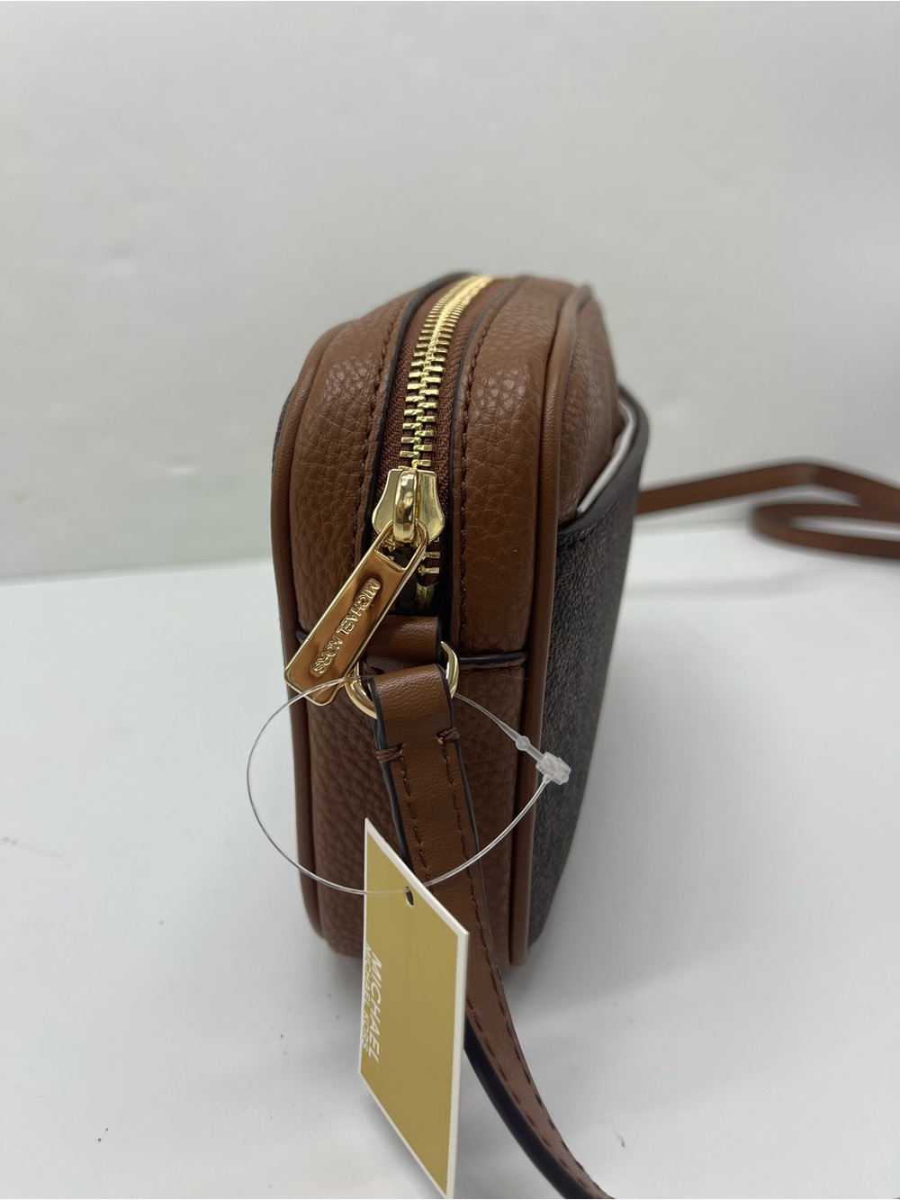 Michael Kors Jet Set Sm Signature Logo Camera Crossbody Xbody Bag
Brown 
NWT - Picture 6 of 16